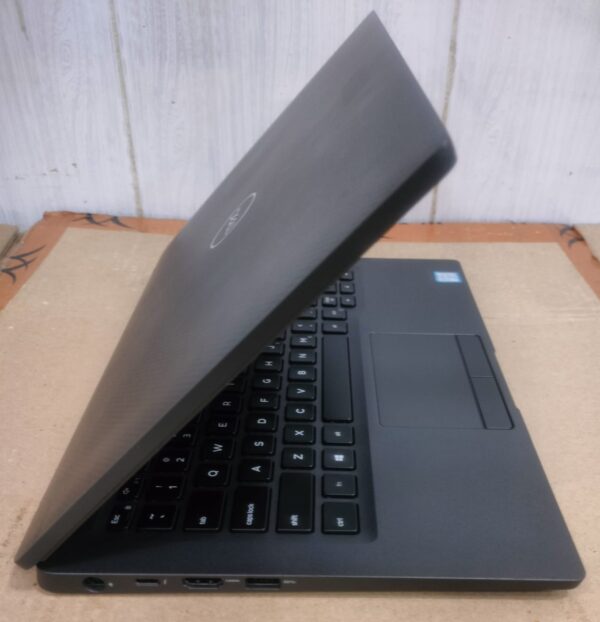 Dell Latitude 7400